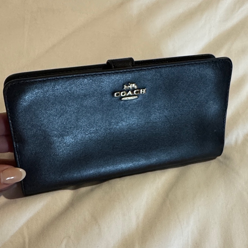 ✨Authentic- Coach Black Leather Zip Wallet